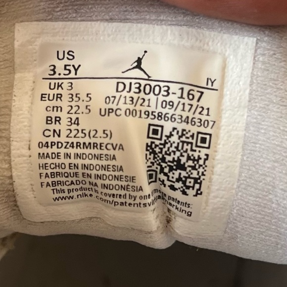 Kids Jordan Retro 13 White/Yellow Size 3.5Y - Picture 10 of 12